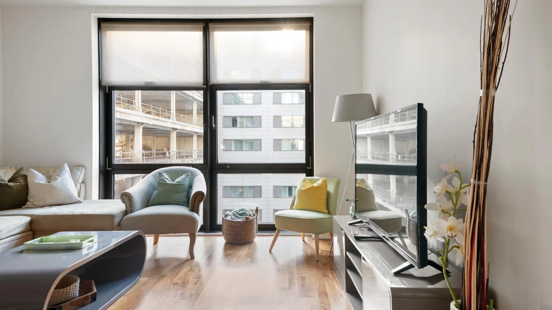 Londwell, Canary Wharf River Thames Penthouse London