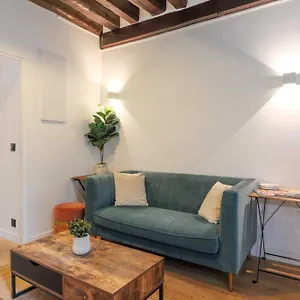 https://apt-superb-la-sorbonne-latin-quarter.fr-paris.fr